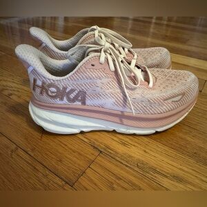 Hoka Clifton 9 Women's Blush Sneakers
